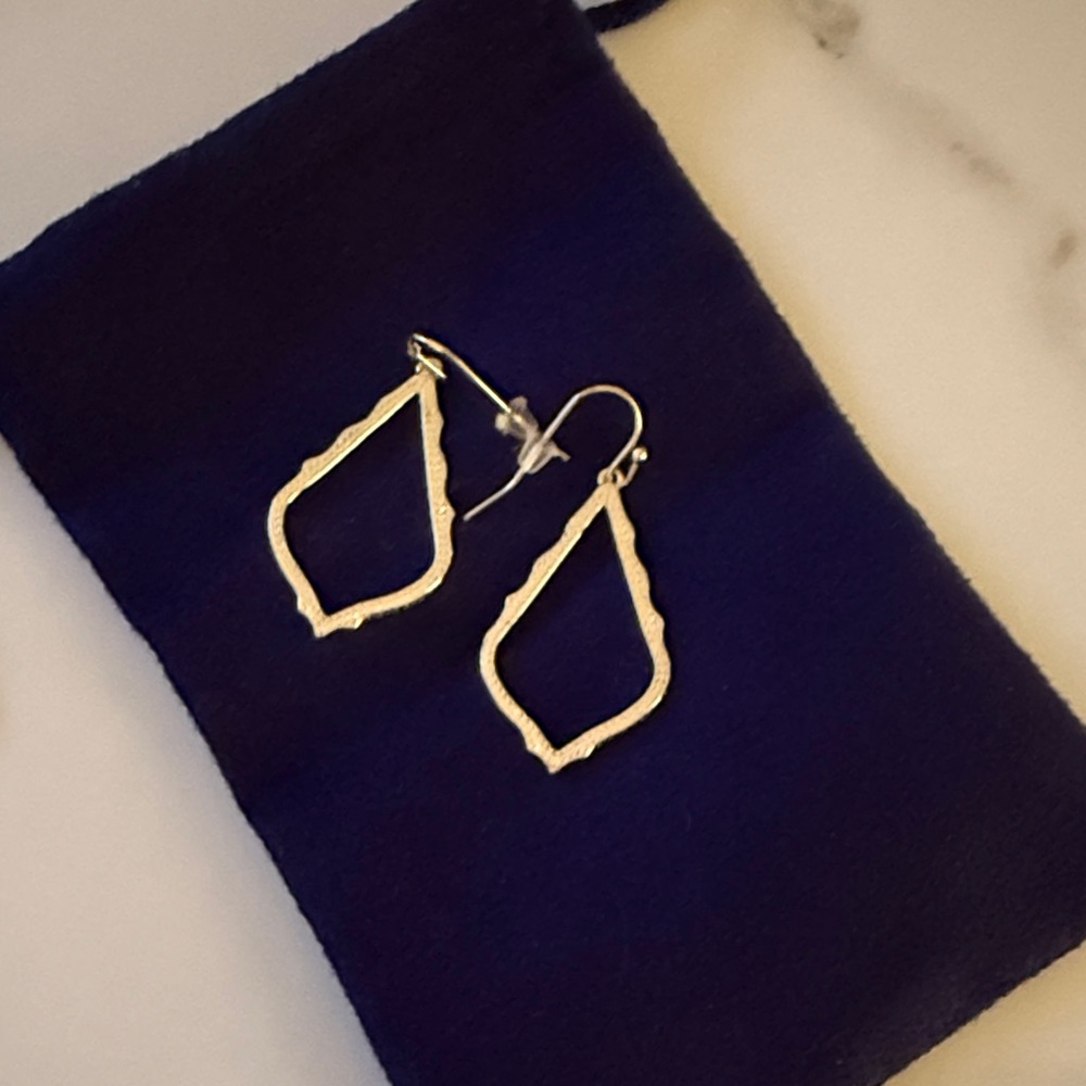 KENDRA SCOTT Elegant Silver Drop Earrings